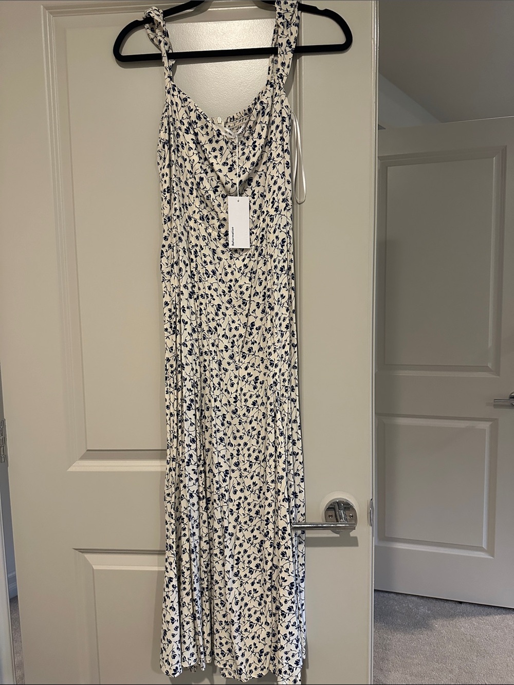 Reformation Cream Maxi Dress with Navy Floral Print : size 8